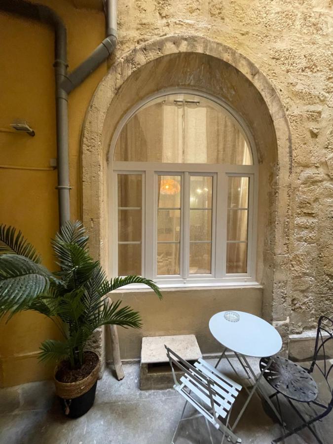 Appartement Au Coeur Du Centre Historique Montpellier Exterior photo